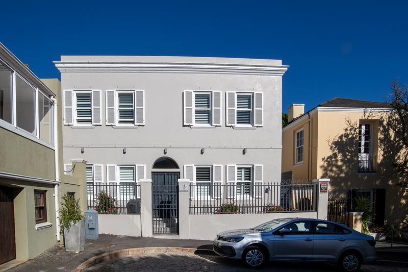 To Let 2 Bedroom Property for Rent in Green Point Western Cape